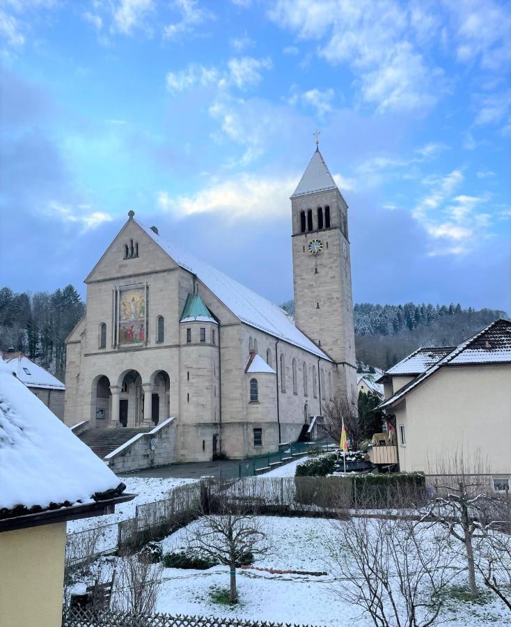 Alte Schule, Ferien- Und Monteurwohnung Gernsbach Extérieur photo